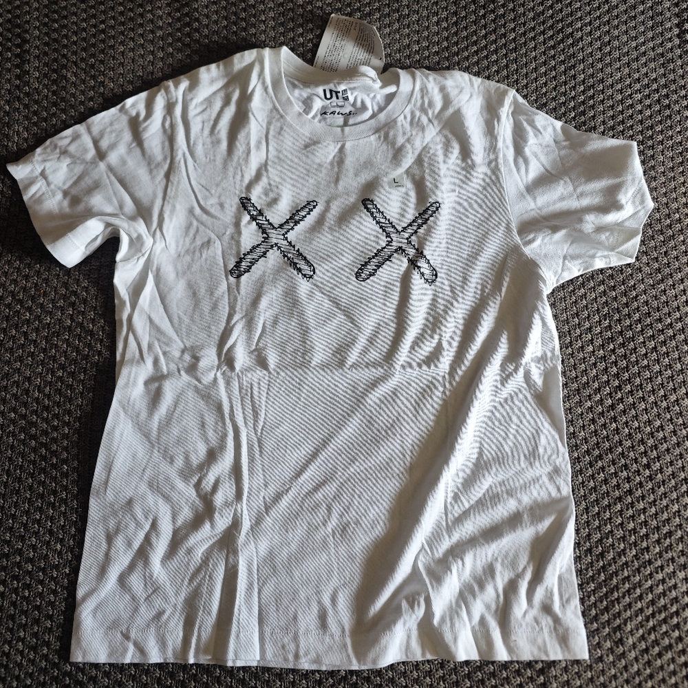 Kaws x Uniqlo T-shirt